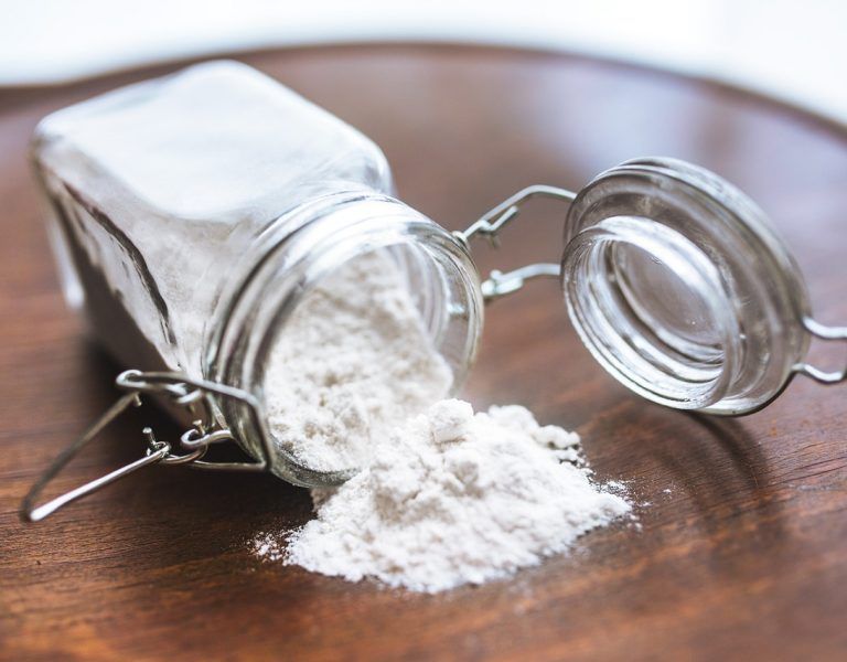 Crema comodín en polvo bajo la ducha