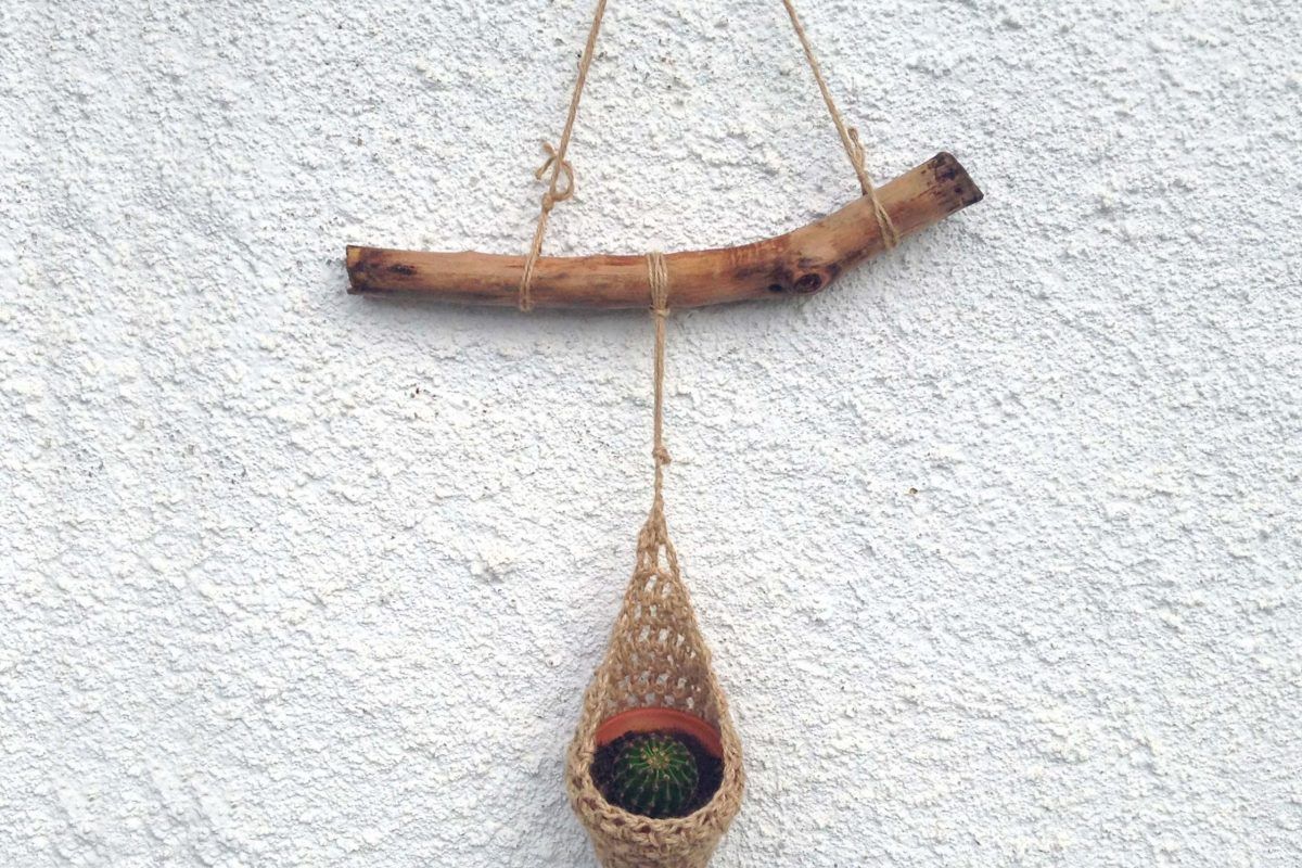 Cesto colgante de ganchillo para plantas